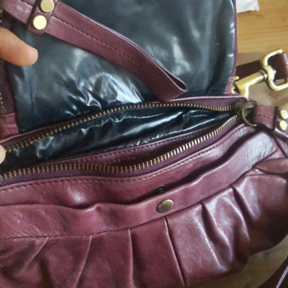 All you need burgundy cross body bag - Picture 7 of 10